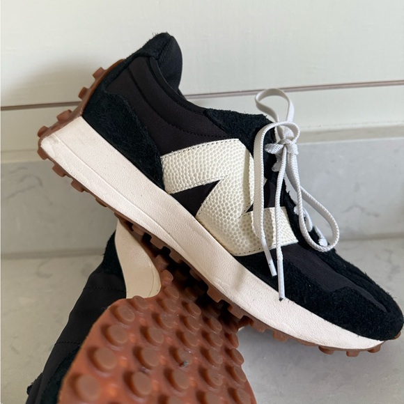 New Balance Classics 327 Black and Cream Sneakers - Picture 7 of 11